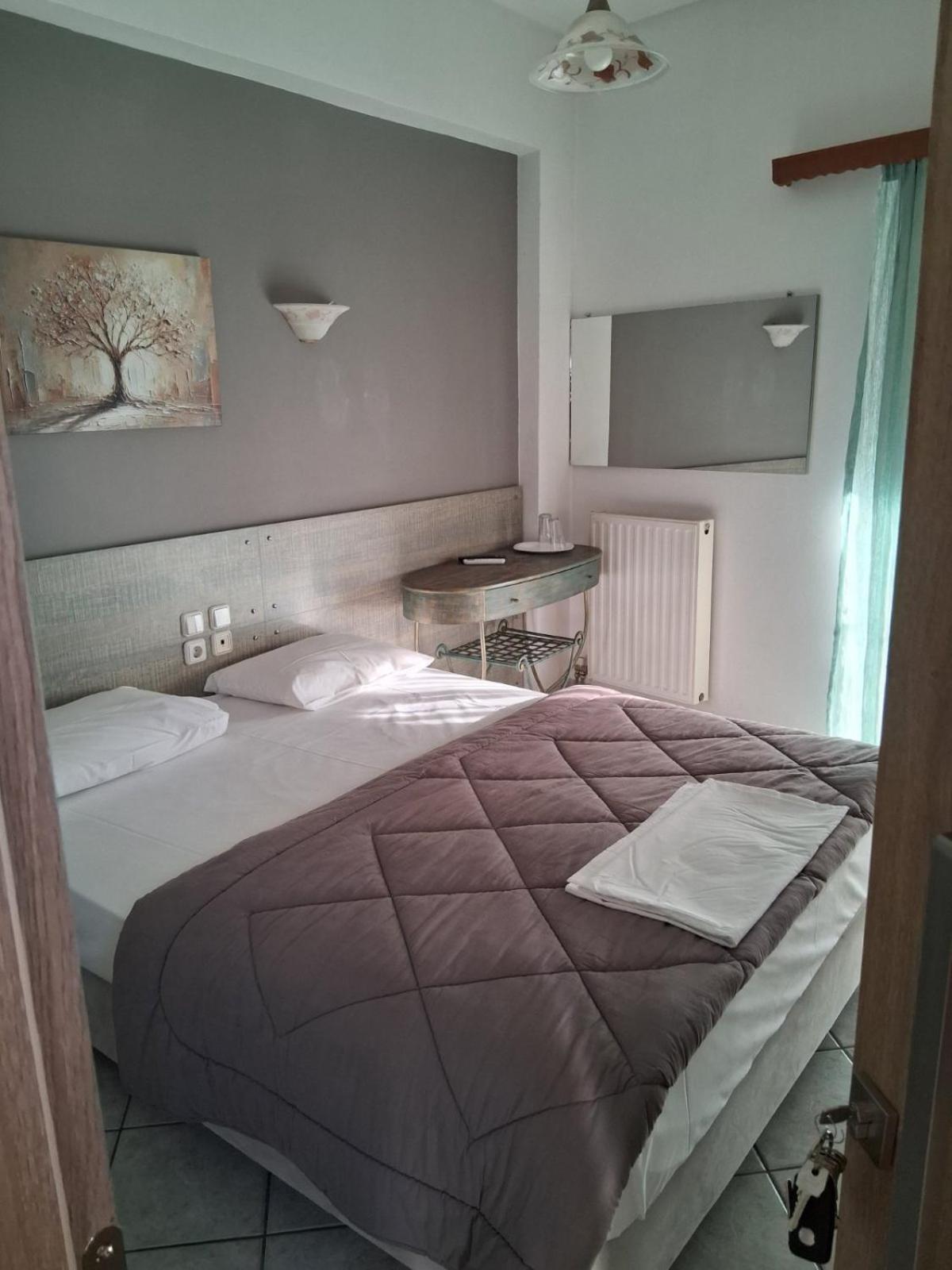 Alexandros Aparthotel Kamena Vourla Exterior foto