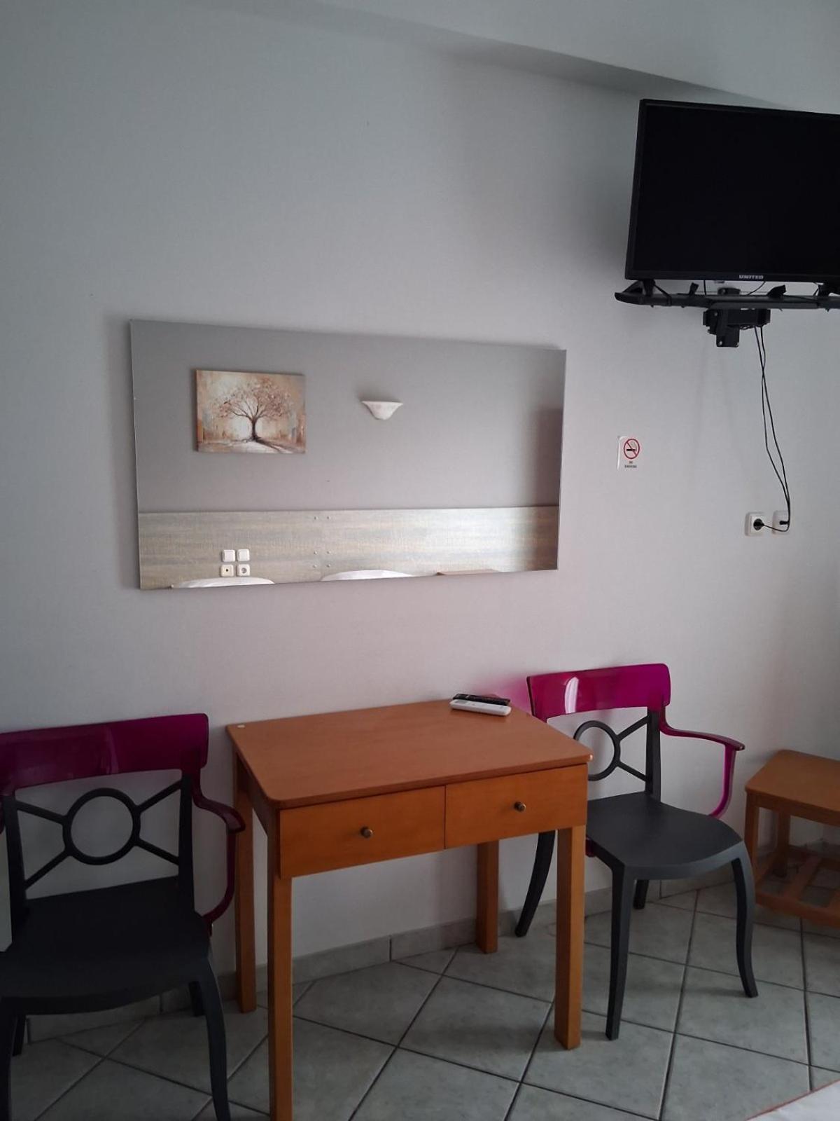 Alexandros Aparthotel Kamena Vourla Exterior foto